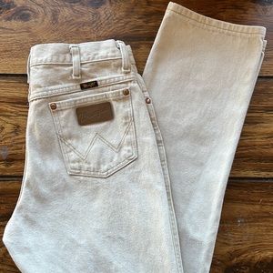 high rise beige wrangler jeans